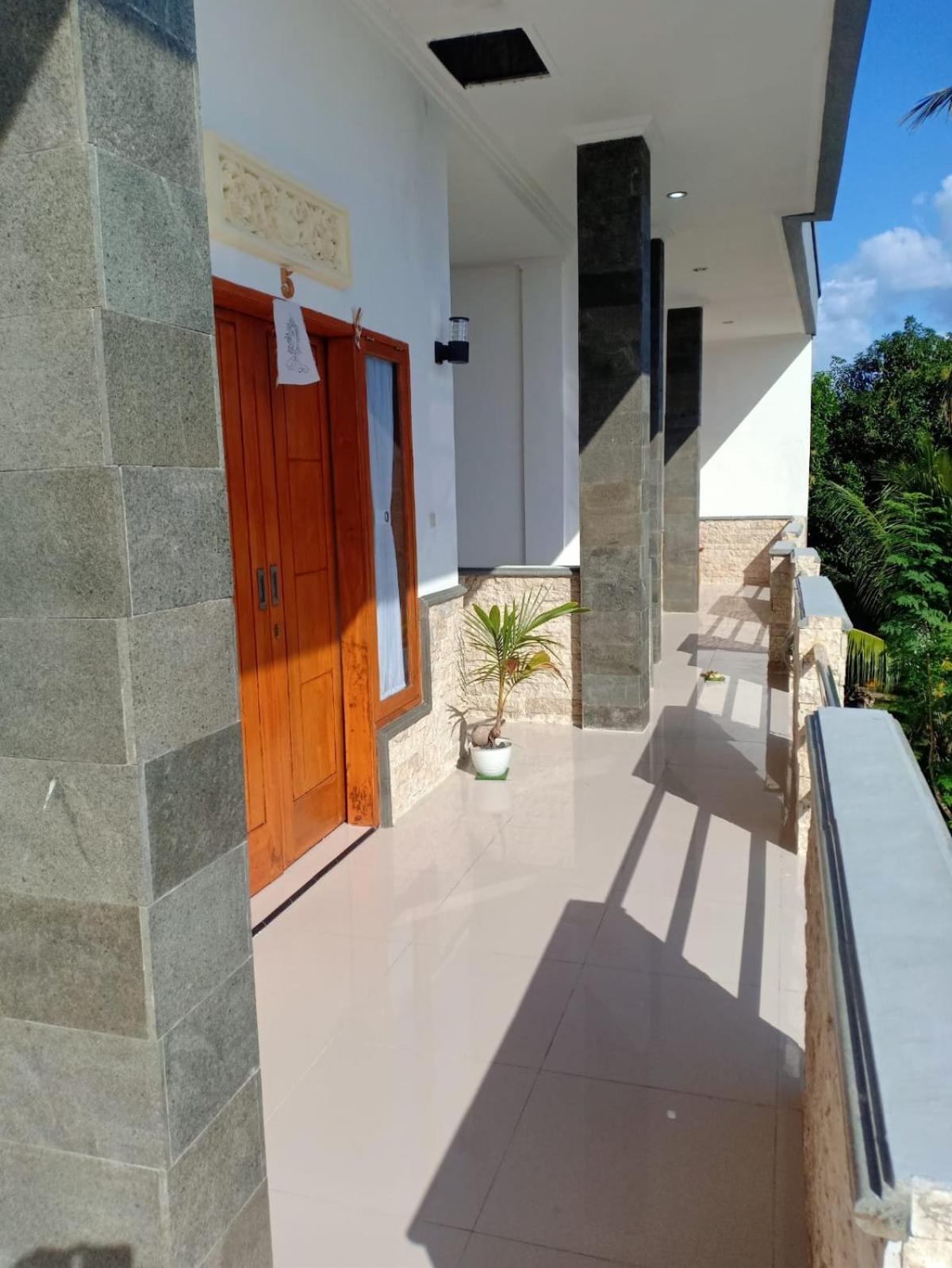 D'Transit Hotel Batununggul Exterior foto